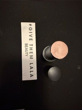 GIVE THEM LALA Beauty Highlighting Stick in Frozen - NEW